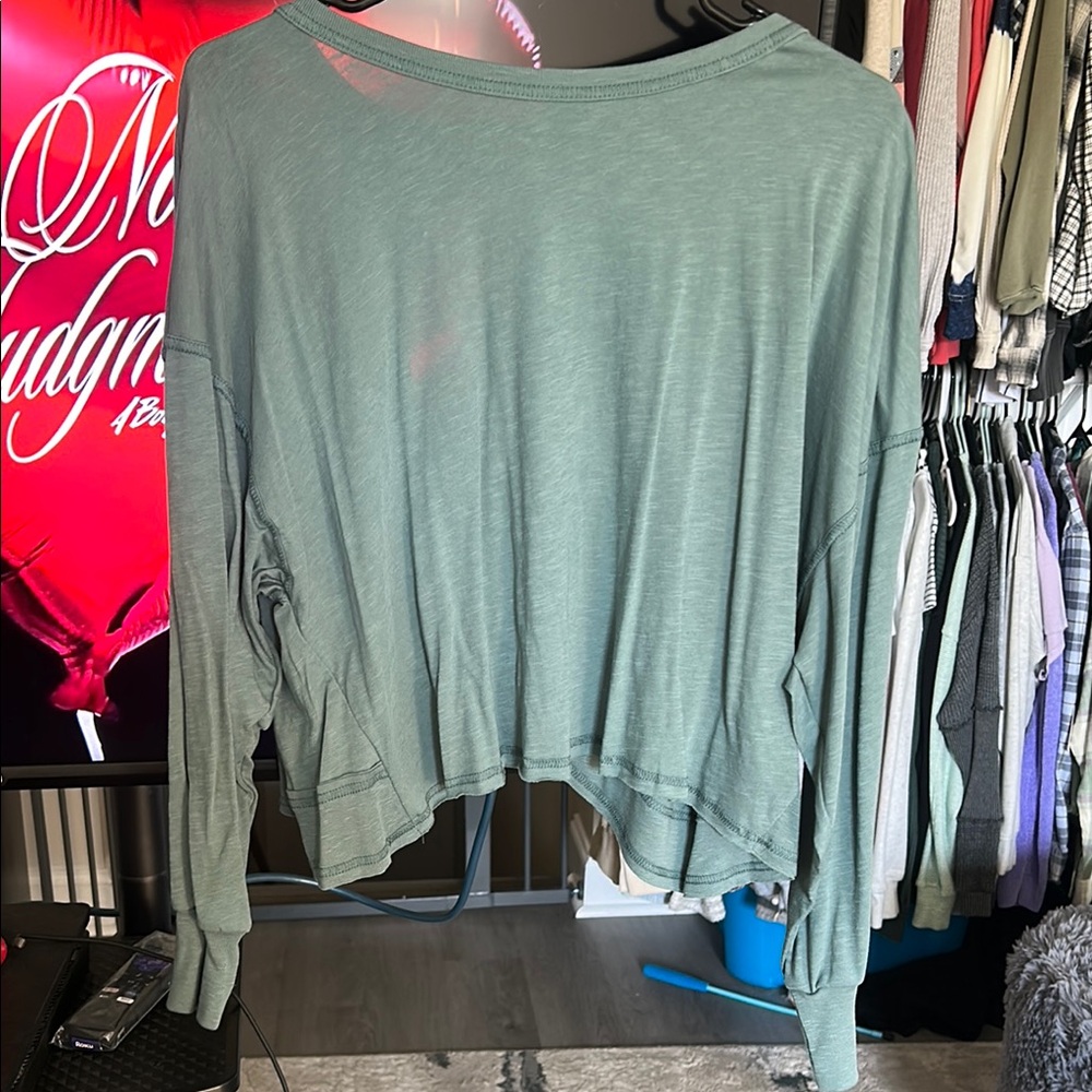 Women's Green Long Sleeve Top